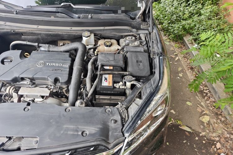 Used Buick Envision 2021 532T Two-Wheel-Drive Elite Version Engine Bay Left
