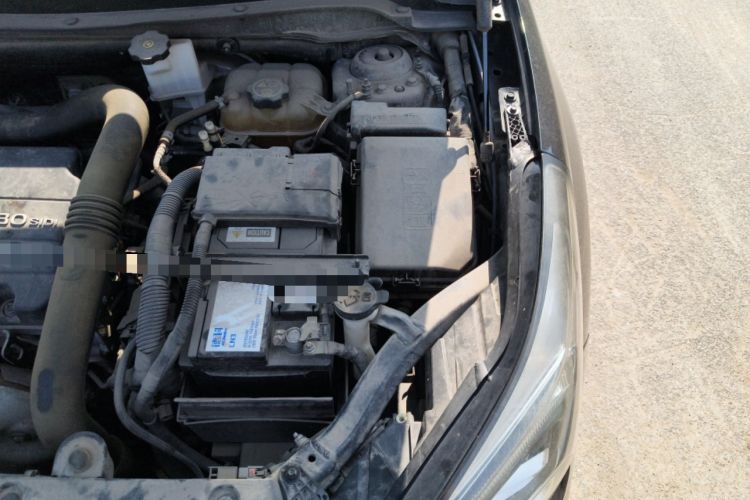 Used Buick Envision 2021 532T Two-Wheel-Drive Elite Version Engine Bay Left