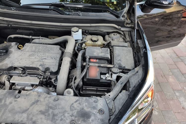 Used Buick Envision 2021 532T Two-Wheel-Drive Luxury Version Engine Bay Left