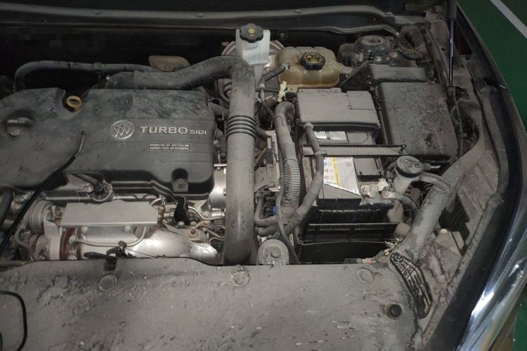 Used Buick Envision 2021 532T Two-Wheel-Drive Elite Version Engine Bay Left