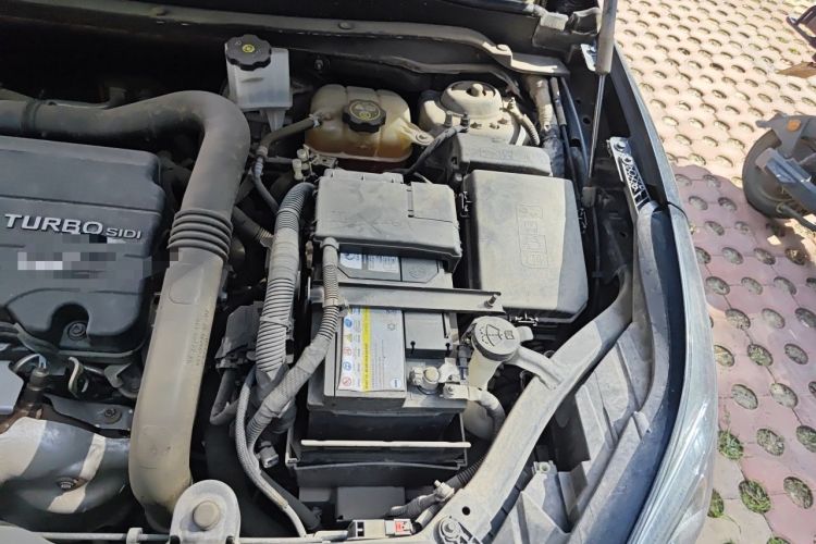 Used Buick Envision 2021 532T Two-Wheel-Drive Elite Version Engine Bay Left