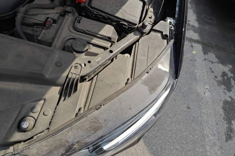 Used Buick Envision 2021 Encore Plus 652T Five-Seat Luxury Model Engine Bay Left