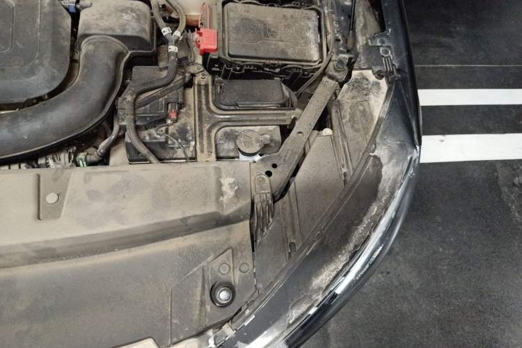 Used Buick Envision 2021 Encore Plus 652T Five-Seat Luxury Model Engine Bay Left