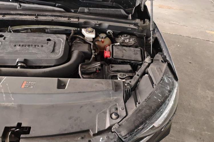 Used Buick Envision 2021 Encore Plus 652T Five-Seat Luxury Model Engine Bay Left