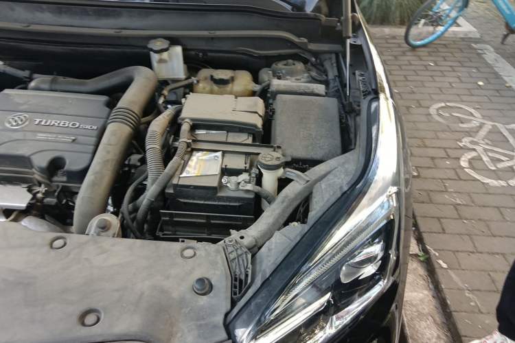 Used Buick Envision 2021 532T Two-Wheel-Drive Leading Version Engine Bay Left