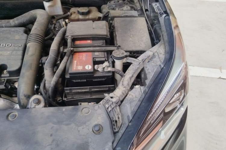 Used Buick Envision 2021 532T Two-Wheel-Drive Luxury Version Engine Bay Left