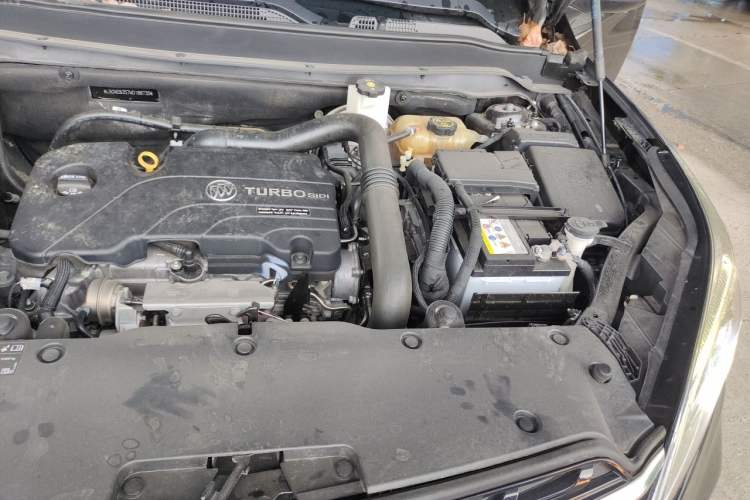 Used Buick Envision 2021 532T Two-Wheel-Drive Elite Version Engine Bay Left