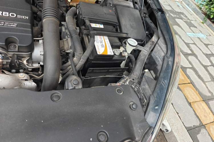 Used Buick Envision 2021 532T Two-Wheel-Drive Leading Version Engine Bay Left