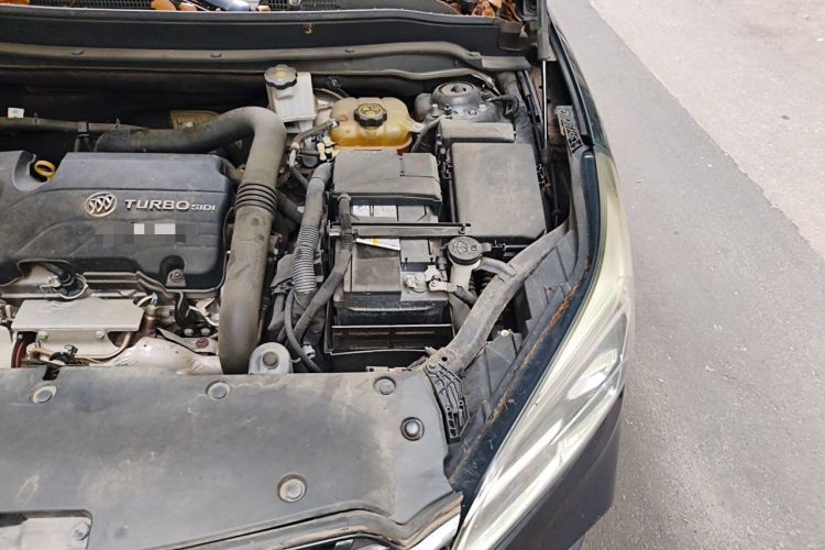 Used Buick Envision 2021 532T Two-Wheel-Drive Elite Version Engine Bay Left