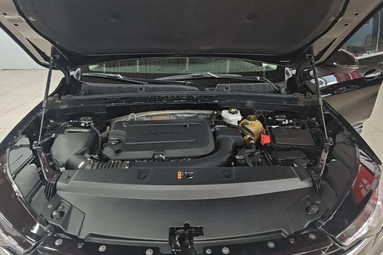Used Buick Envision 2021 Encore Plus 652T Five-Seat Luxury Model Engine Bay