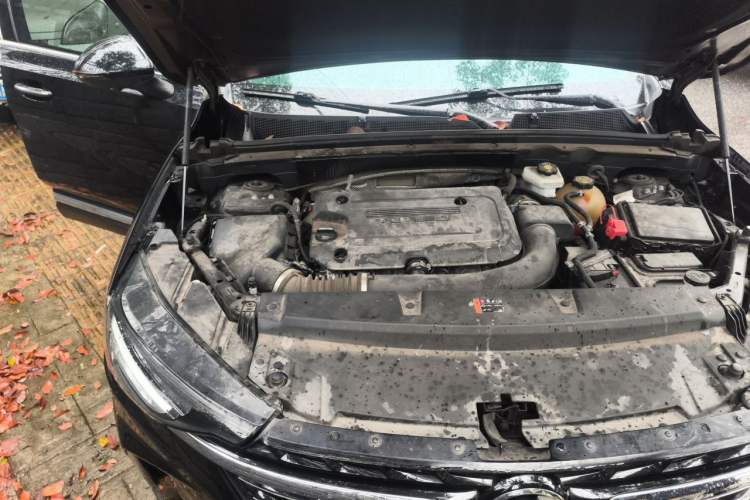 Used Buick Envision 2021 Encore Plus 652T Five-Seat All-Wheel-Drive Luxury Model Engine Bay Right