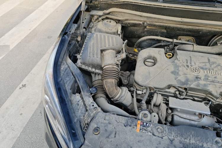 Used Buick Envision 2021 532T Two-Wheel-Drive Elite Version Engine Bay Right
