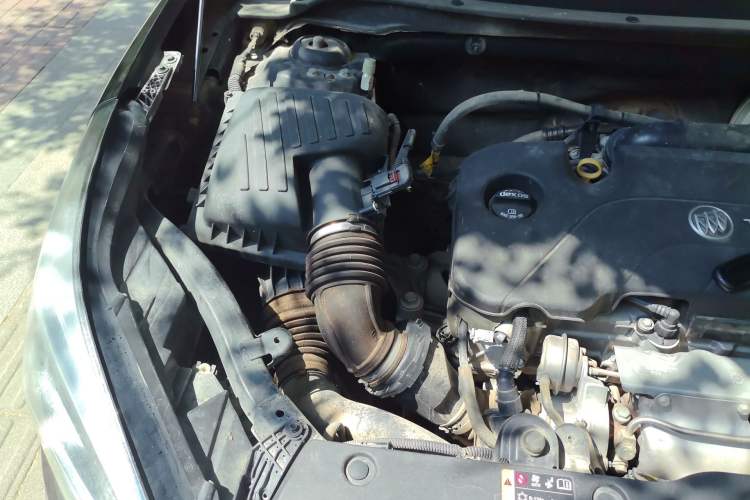 Used Buick Envision 2021 532T Two-Wheel-Drive Elite Version Engine Bay Right