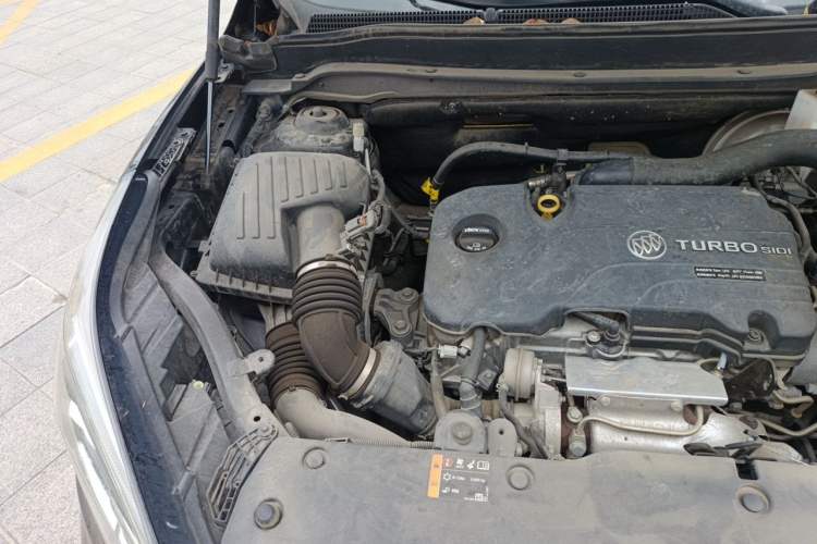 Used Buick Envision 2021 532T Two-Wheel-Drive Elite Version Engine Bay Right