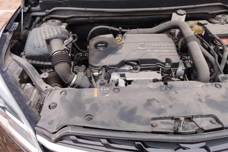 Used Buick Envision 2021 532T Two-Wheel-Drive Elite Version Engine Bay Right