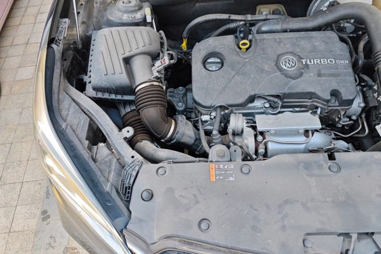 Used Buick Envision 2021 532T Two-Wheel-Drive Elite Version Engine Bay Right