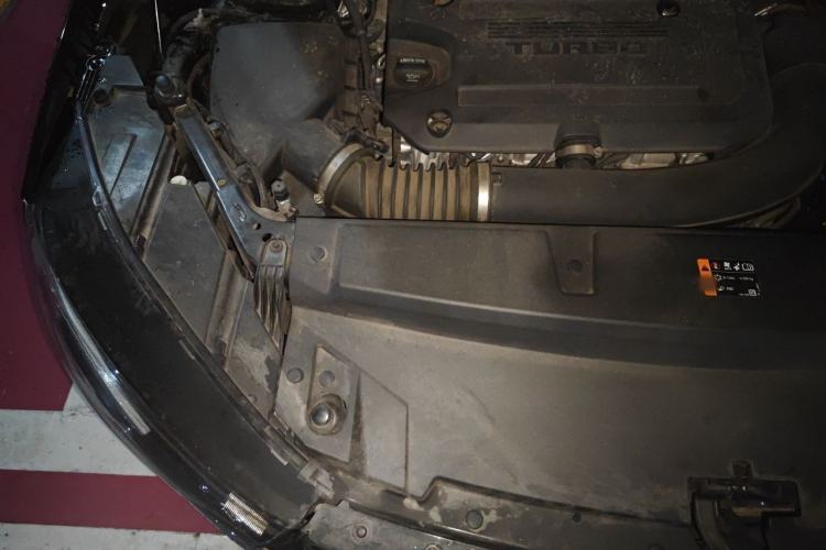 Used Buick Envision 2021 Encore Plus 652T Five-Seat Luxury Model Engine Bay Right