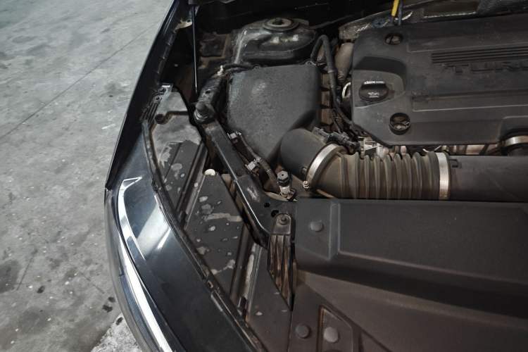 Used Buick Envision 2021 Encore Plus 652T Five-Seat Elite Model Engine Bay Right