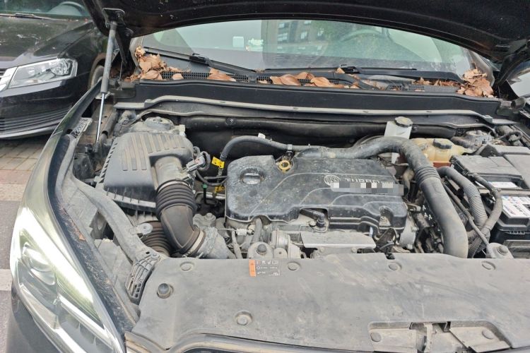 Used Buick Envision 2021 532T Two-Wheel-Drive Elite Version Engine Bay Right