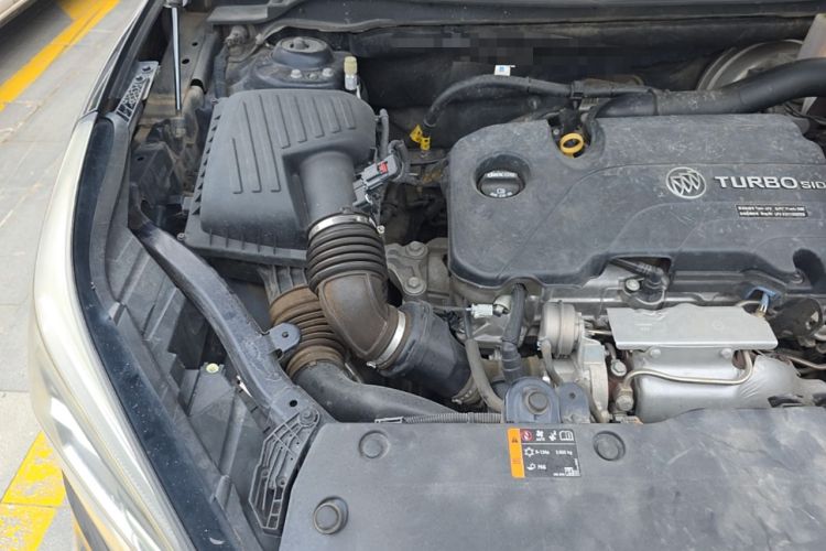 Used Buick Envision 2021 532T Two-Wheel-Drive Elite Version Engine Bay Right