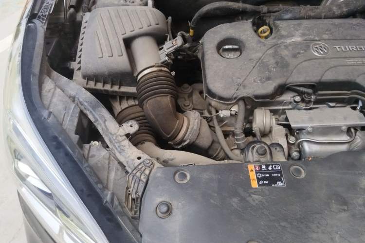 Used Buick Envision 2021 532T Two-Wheel-Drive Luxury Version Engine Bay Right