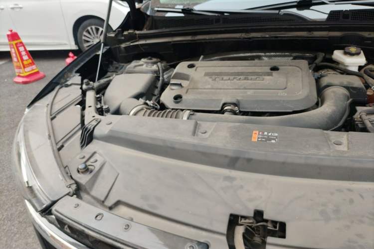 Used Buick Envision 2021 Encore Plus 652T Five-Seat All-Wheel-Drive Luxury Model Engine Bay Right