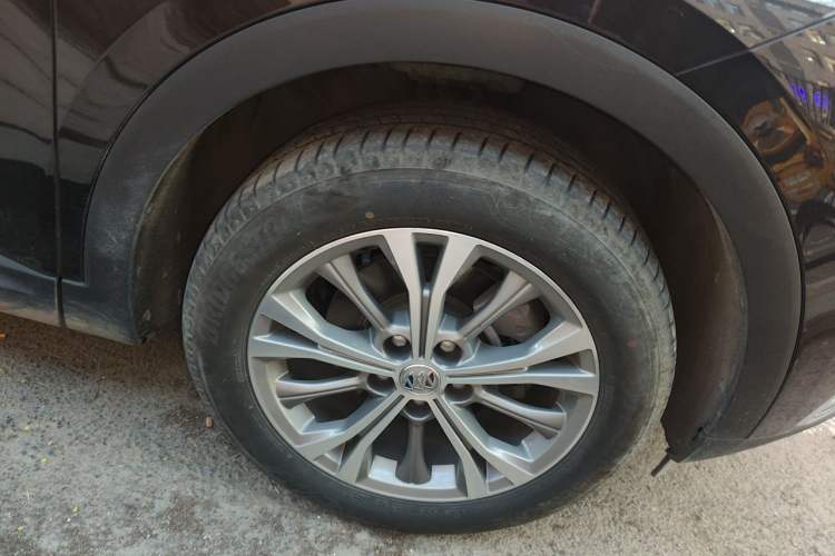 Used Buick Envision 2021 Encore Plus 652T Five-Seat Luxury Model Exterior 1
