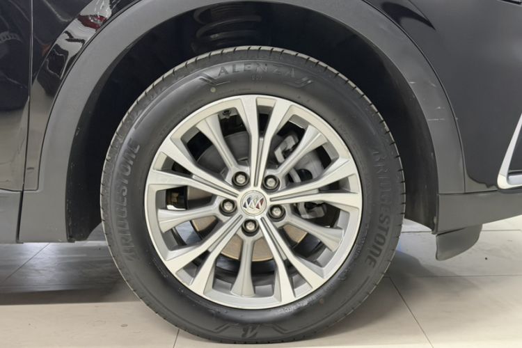 Used Buick Envision 2021 Encore Plus 652T Five-Seat Luxury Model Exterior 4