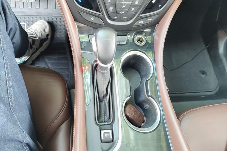 Used Buick Envision 2021 532T Two-Wheel-Drive Elite Version Gear Lever