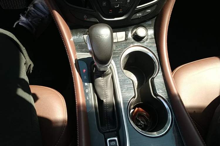 Used Buick Envision 2021 532T Two-Wheel-Drive Elite Version Gear Lever