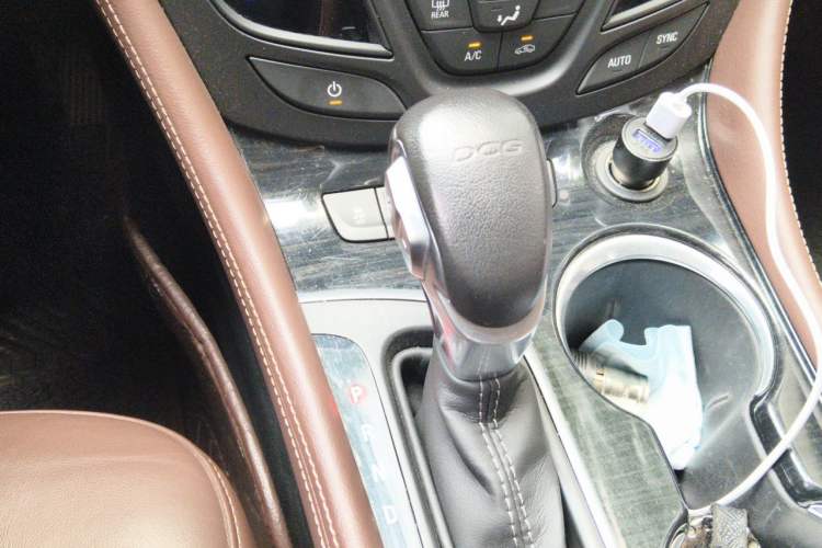 Used Buick Envision 2021 532T Two-Wheel-Drive Elite Version Gear Lever