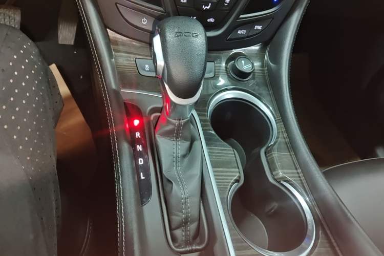 Used Buick Envision 2021 532T Two-Wheel-Drive Leading Version Gear Lever