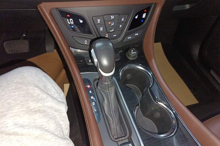 Used Buick Envision 2021 532T Two-Wheel-Drive Elite Version Gear Lever