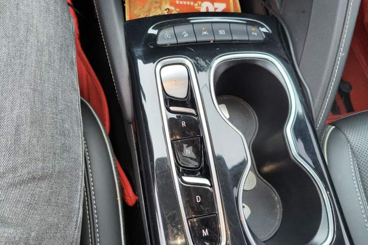 Used Buick Envision 2021 Encore Plus 652T Five-Seat All-Wheel-Drive Luxury Model Gear Lever