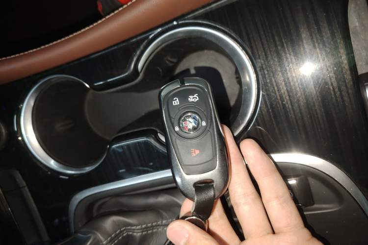 Used Buick Envision 2021 532T Two-Wheel-Drive Luxury Version Interior 1