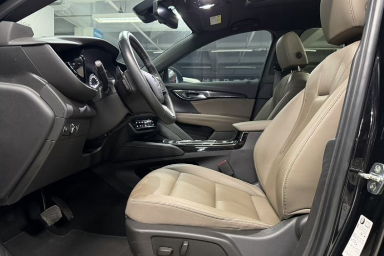 Used Buick Envision 2021 Encore Plus 652T Five-Seat Luxury Model Interior 2