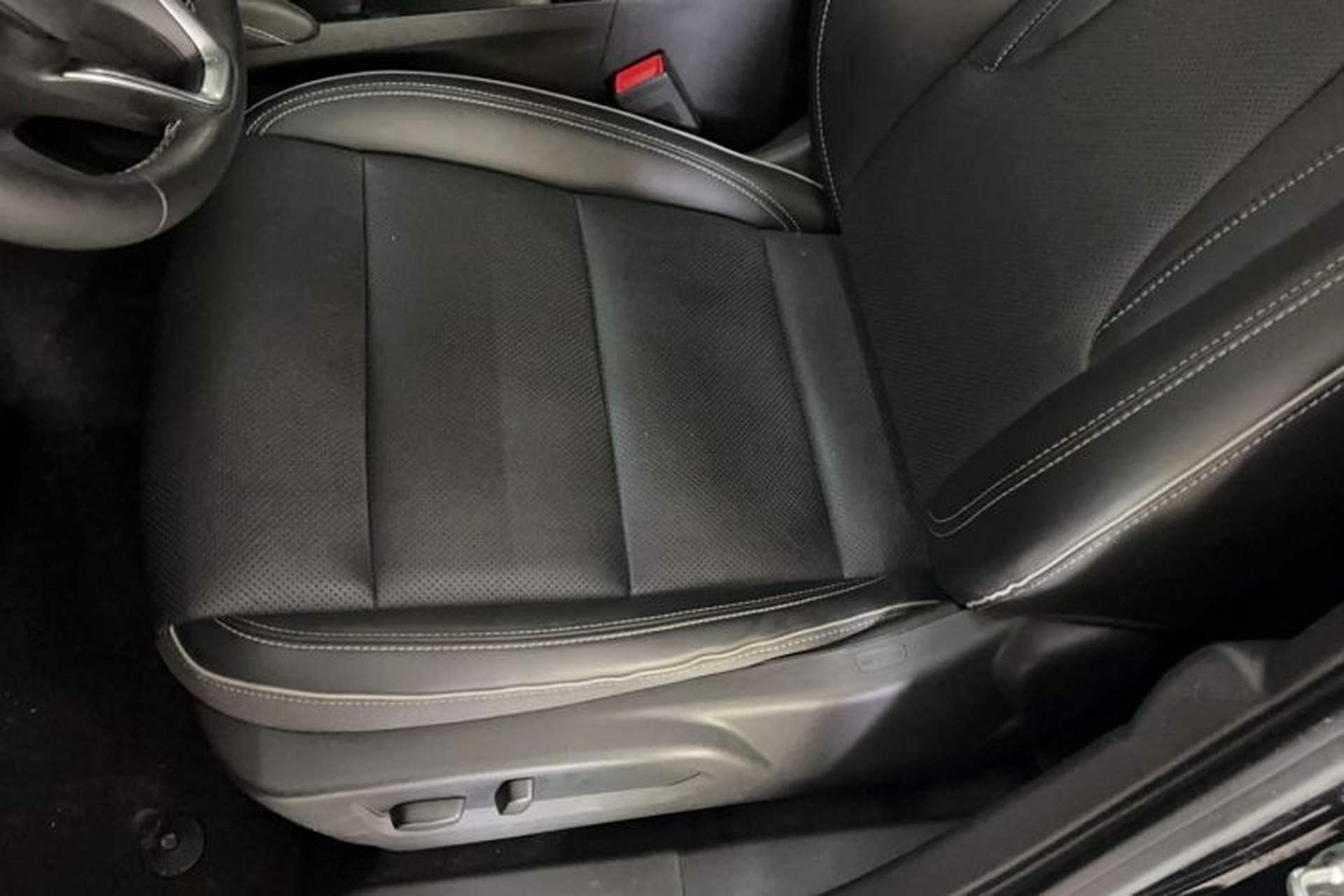 Used Buick Envision 2021 Encore Plus 652T Five-Seat Luxury Model Interior 2