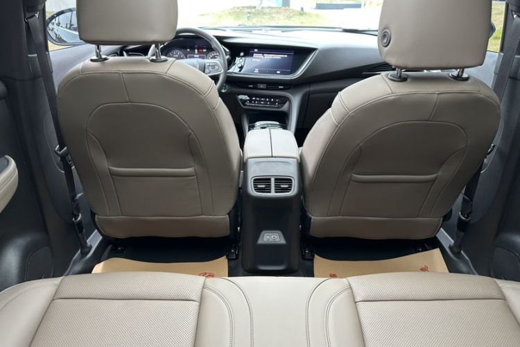 Used Buick Envision 2021 Encore Plus 652T Five-Seat Luxury Model Interior 2