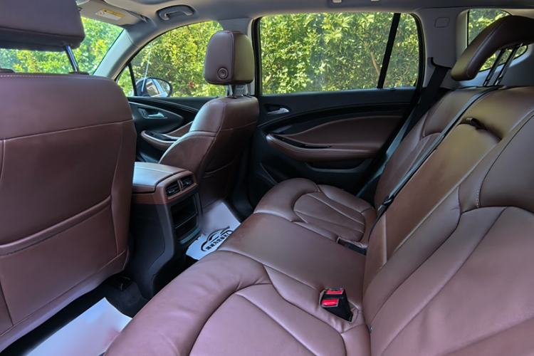 Used Buick Envision 2021 532T Two-Wheel-Drive Elite Version Interior 3