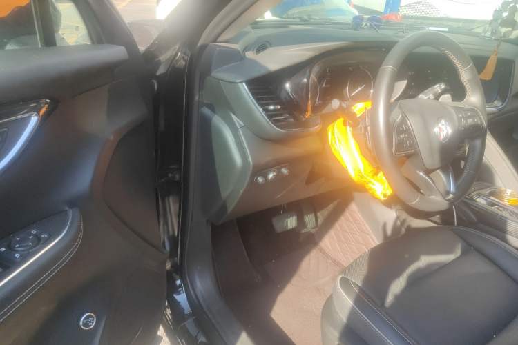 Used Buick Envision 2021 Encore Plus 652T 7-Seat Luxury Model Interior 3