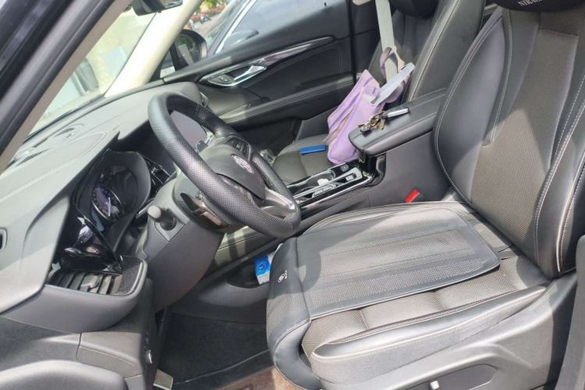 Used Buick Envision 2021 Encore Plus 652T Five-Seat All-Wheel-Drive Luxury Model Left Front Seat