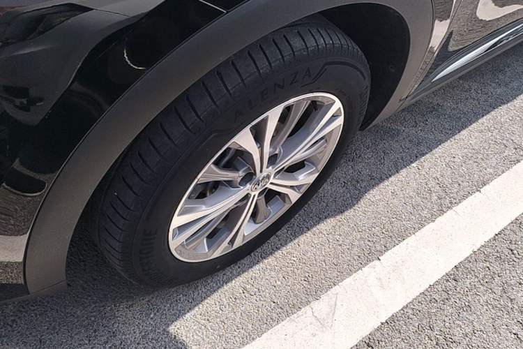 Used Buick Envision 2021 Encore Plus 652T Five-Seat Luxury Model Left Front Wheel Hub