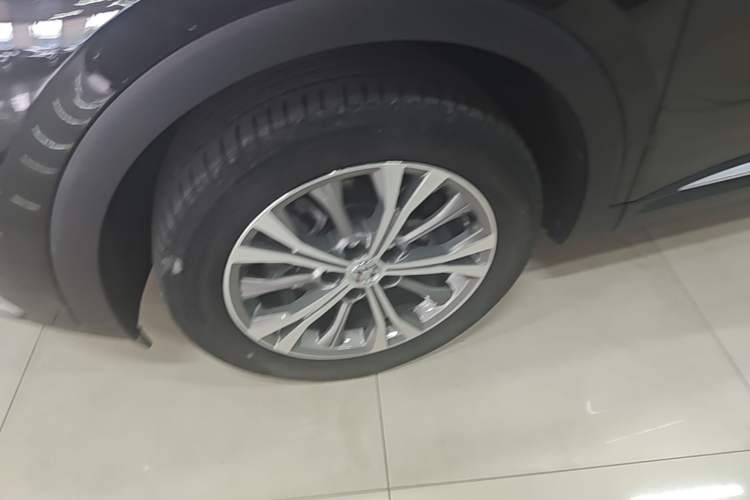 Used Buick Envision 2021 Encore Plus 652T Five-Seat All-Wheel-Drive Luxury Model Left Front Wheel Hub