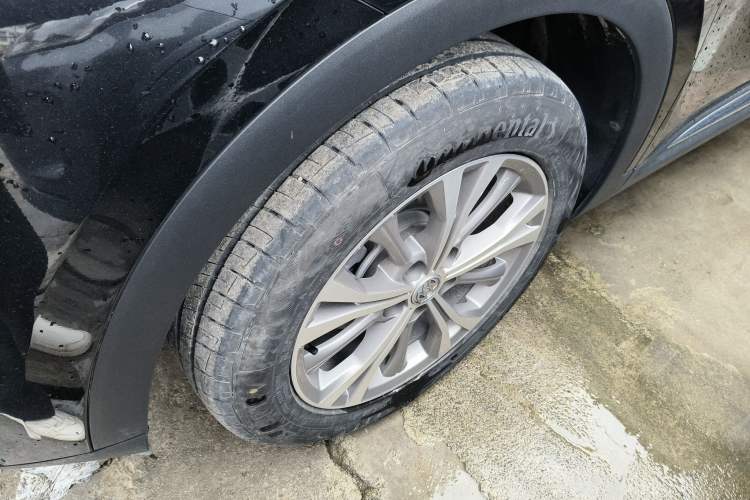 Used Buick Envision 2021 Encore Plus 652T Five-Seat Elite Model Left Front Wheel Hub