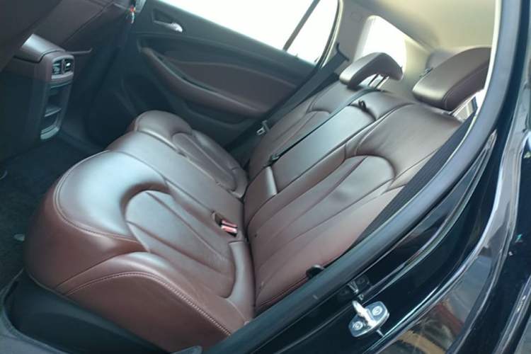 Used Buick Envision 2021 532T Two-Wheel-Drive Elite Version Left Rear Seat