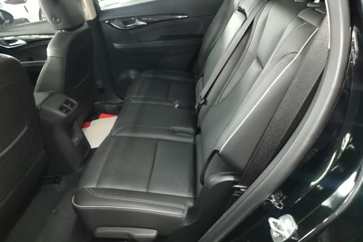 Used Buick Envision 2021 Encore Plus 652T 7-Seat Luxury Model Left Rear Seat