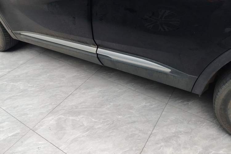 Used Buick Envision 2021 Encore Plus 652T Five-Seat Luxury Model Left Side Sill