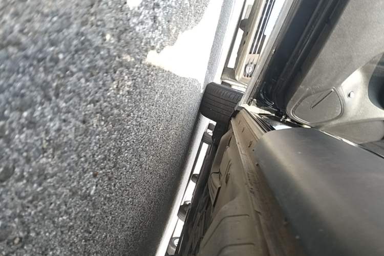 Used Buick Envision 2021 Encore Plus 652T Five-Seat Luxury Model Left Side Sill