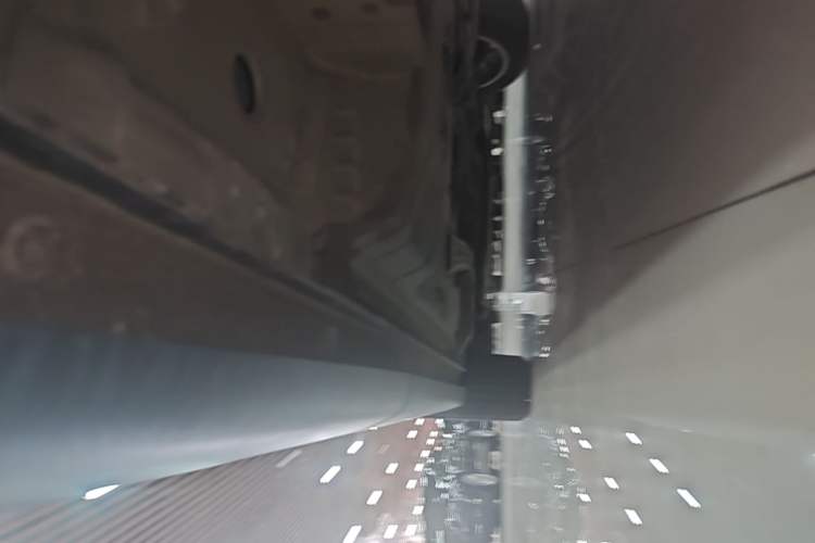 Used Buick Envision 2021 Encore Plus 652T Five-Seat All-Wheel-Drive Luxury Model Left Side Sill