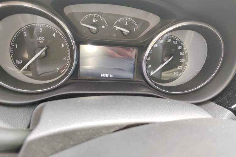 Used Buick Envision 2021 532T Two-Wheel-Drive Elite Version Odometer Close Up
